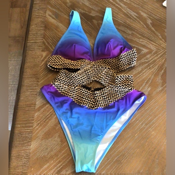 Womens Blue Ombré Cut-Out Cheeky High Cut One Piece Swimsuit Size Large - Picture 4 of 10